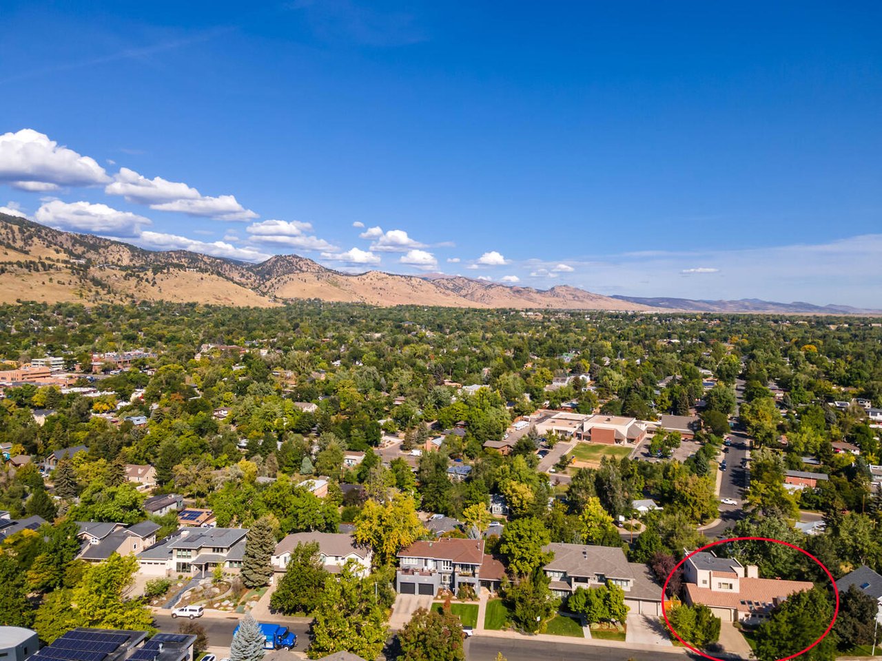 1715 Sunset Boulevard 