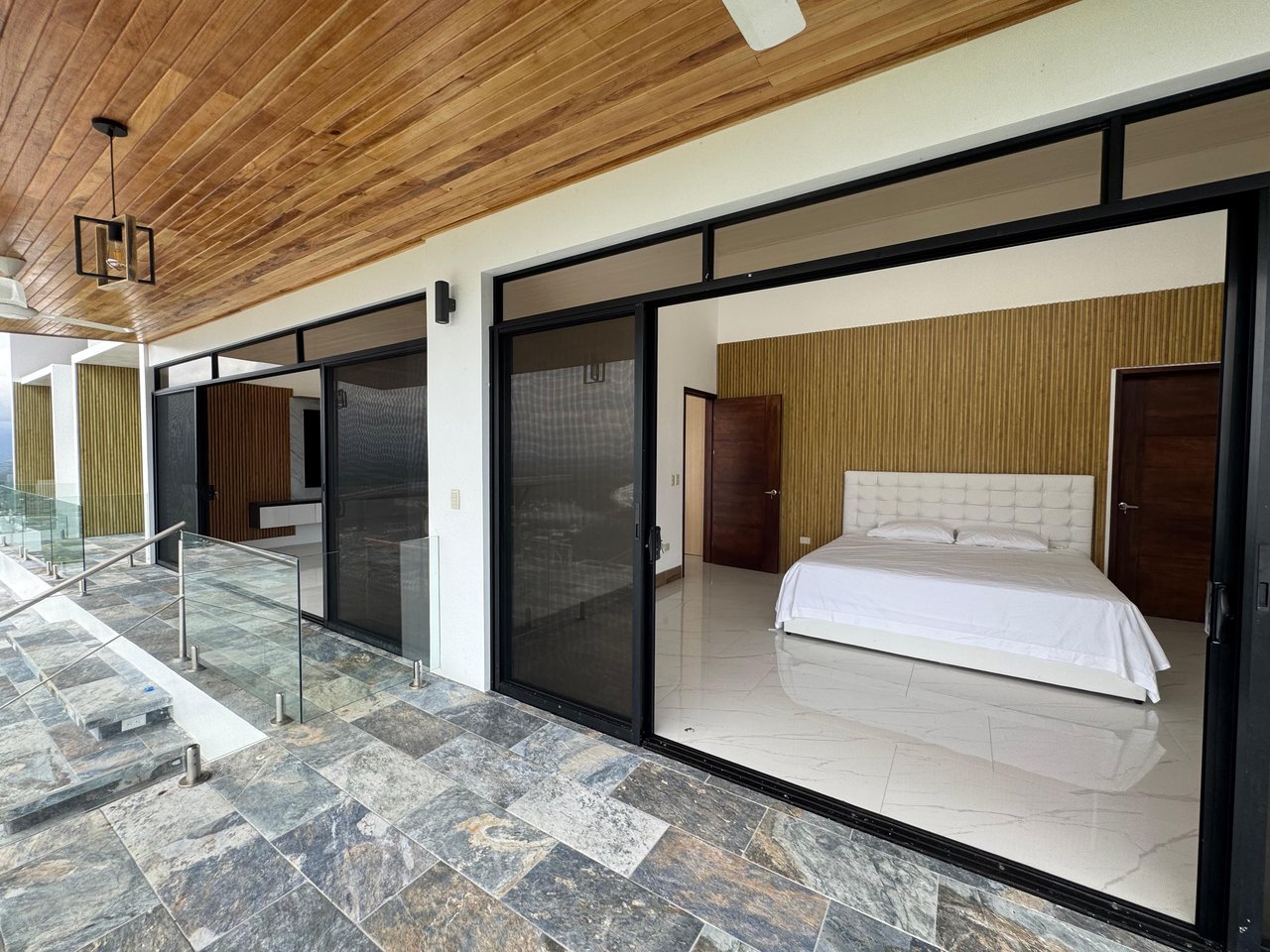 Modern Elegance Meets Incomparable Views, 3BDR&3Baths Home