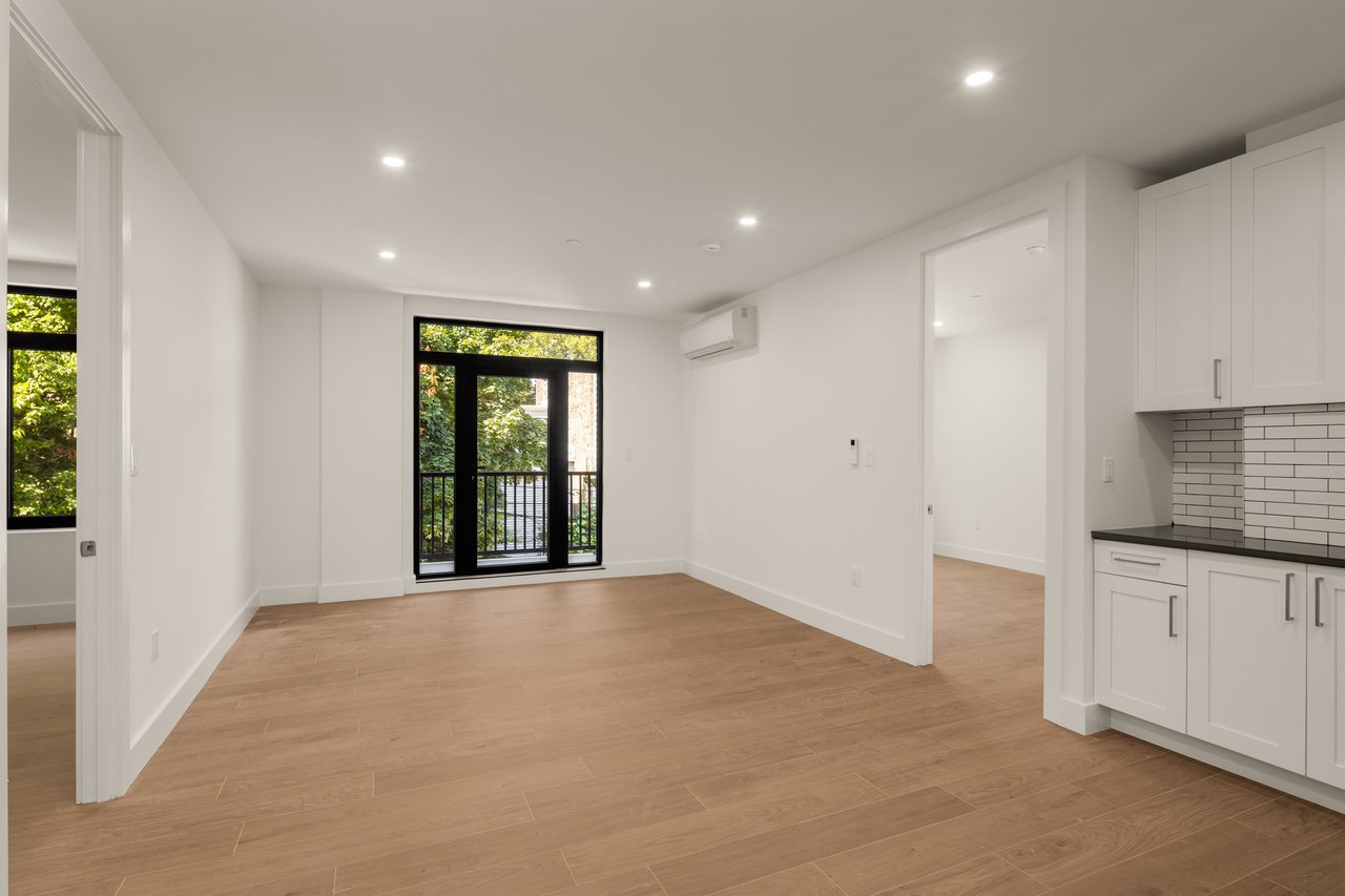 76 Clinton Ave