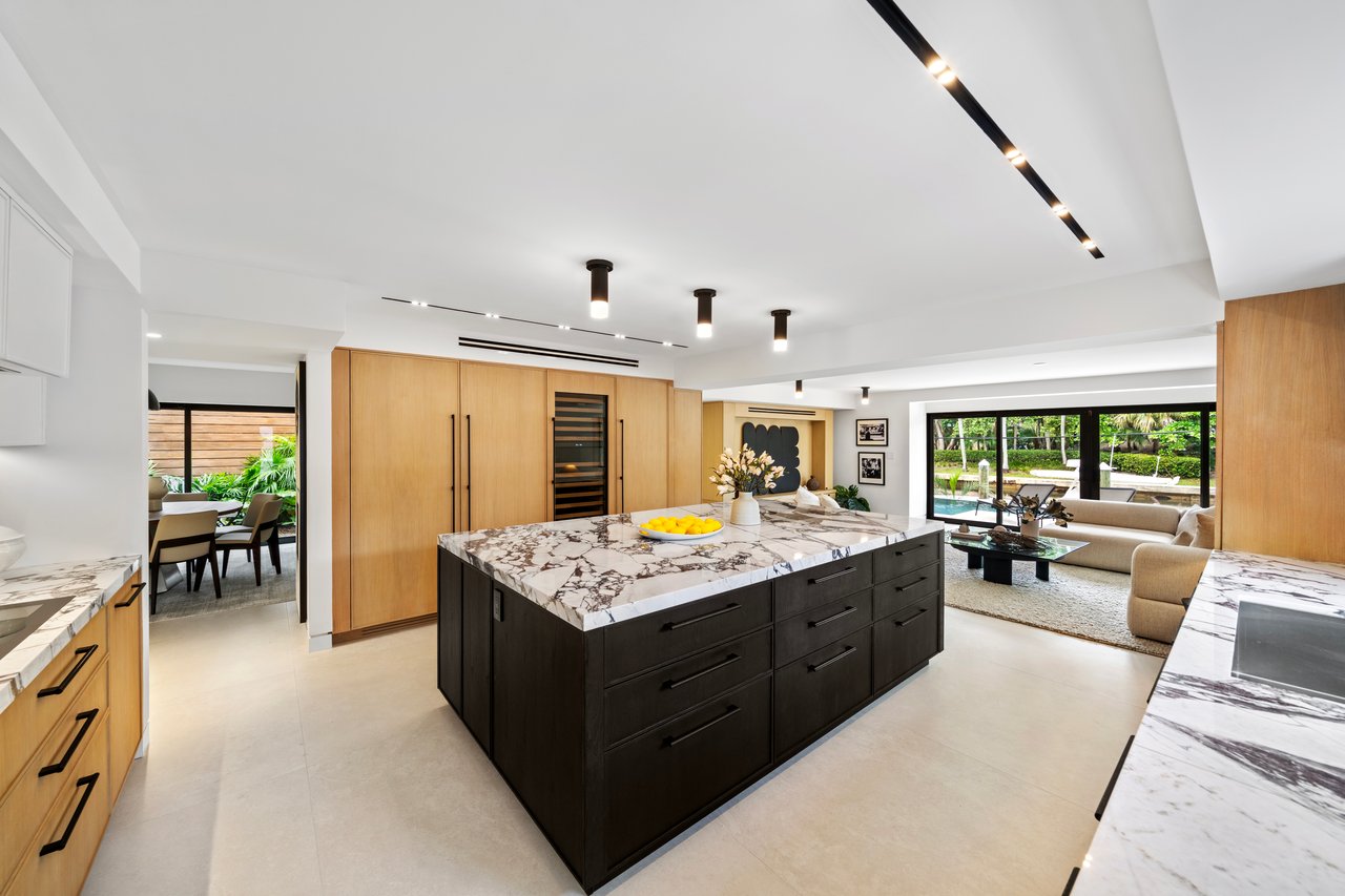 1815 Fairhaven Pl, Miami