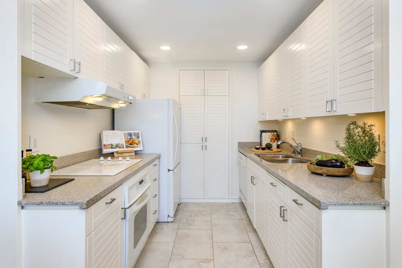 Charming Condo Offering Country Club Appeal