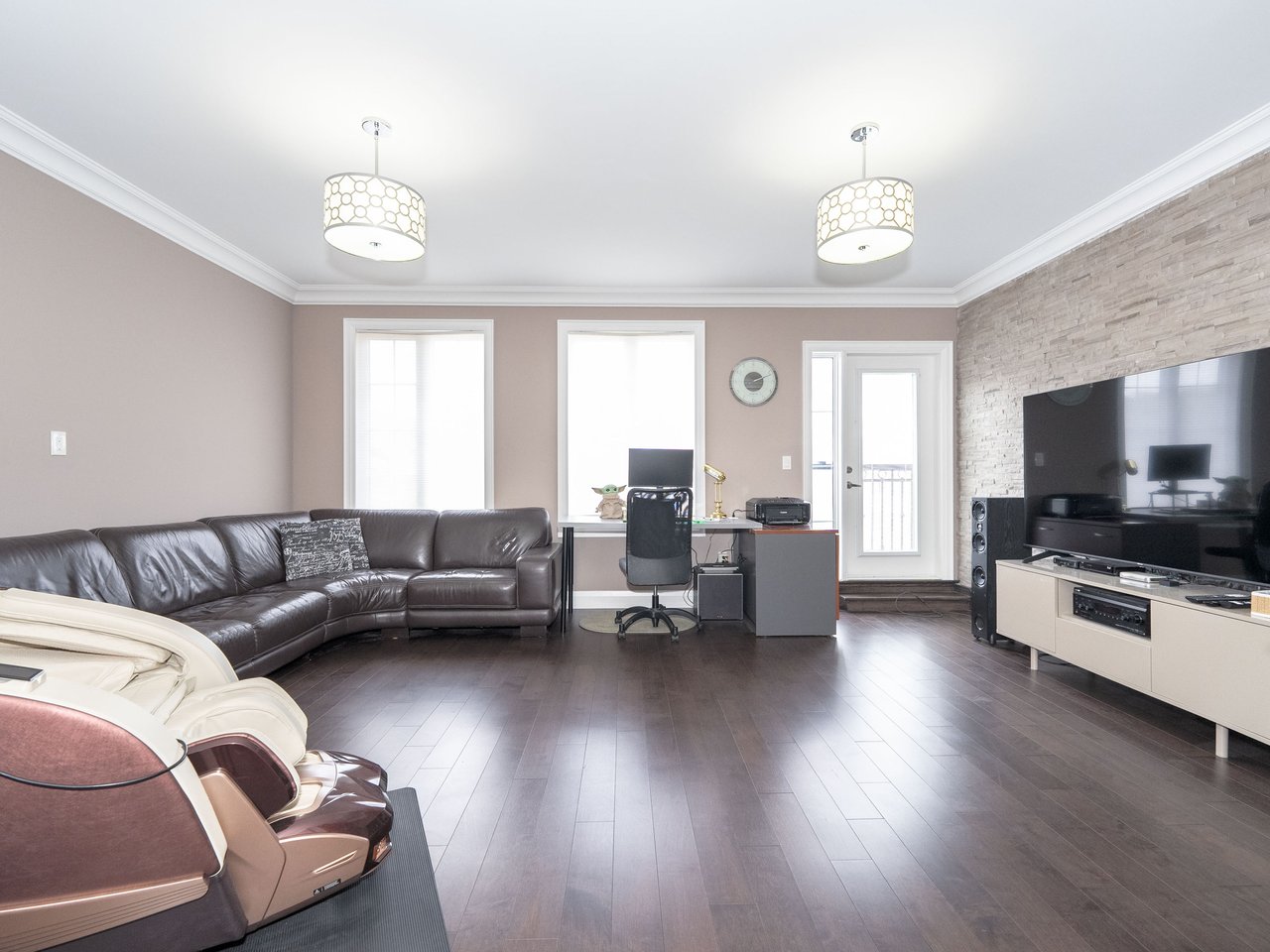 6 Point Pelee Lane