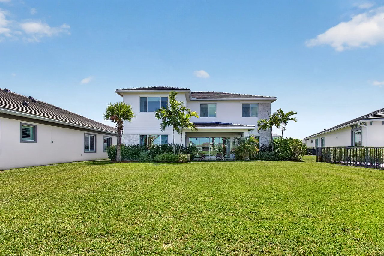 12249 Waterstone Cir