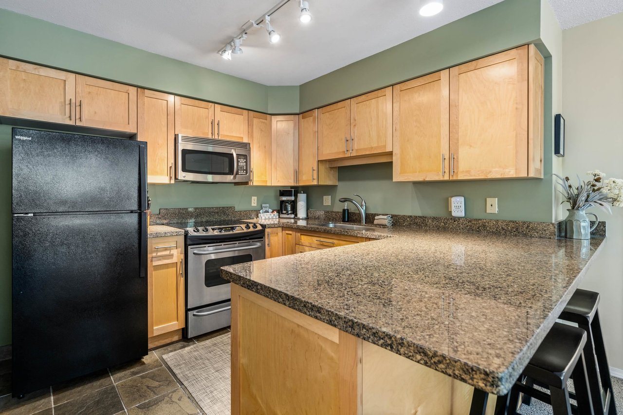 303/304-4905 Spearhead Pl