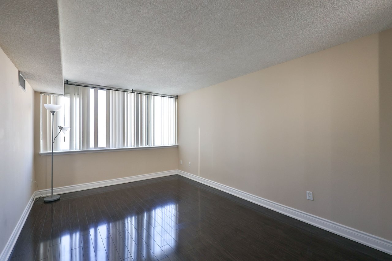 2109-350 Webb Drive, Mississauga