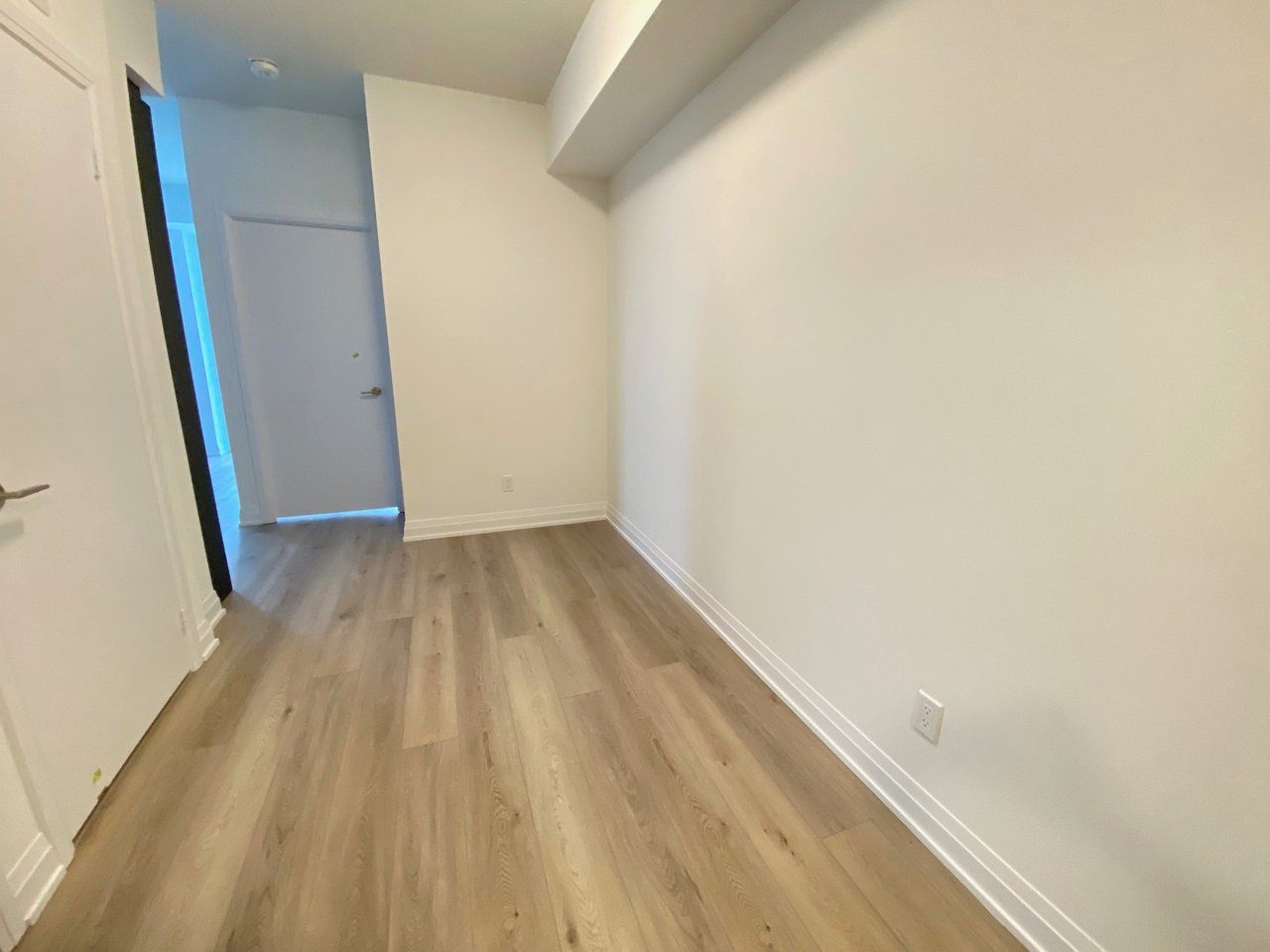 251 Manitoba Street, Toronto Unit: 2208