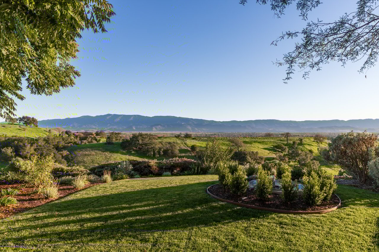 22 Acres of Timeless California Living