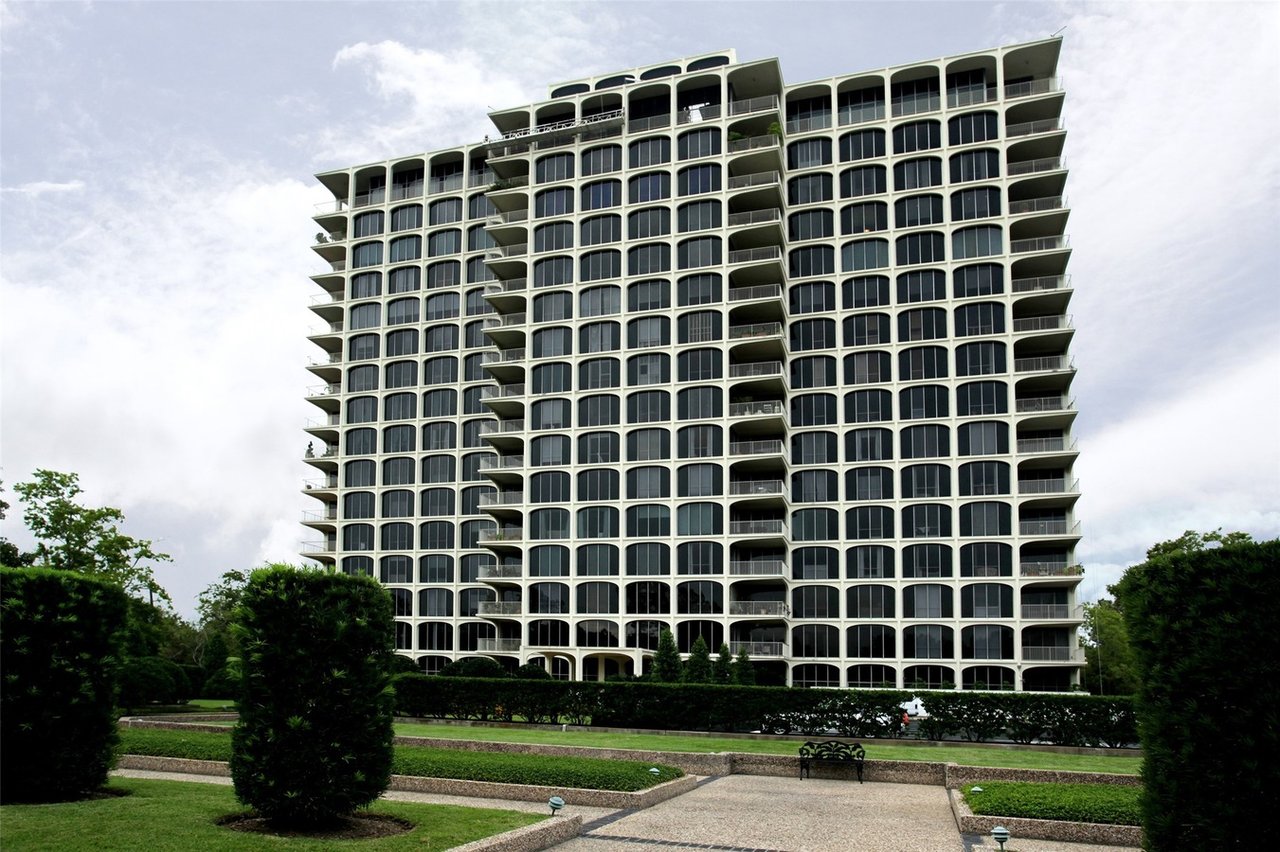 3711 San Felipe St,#8D