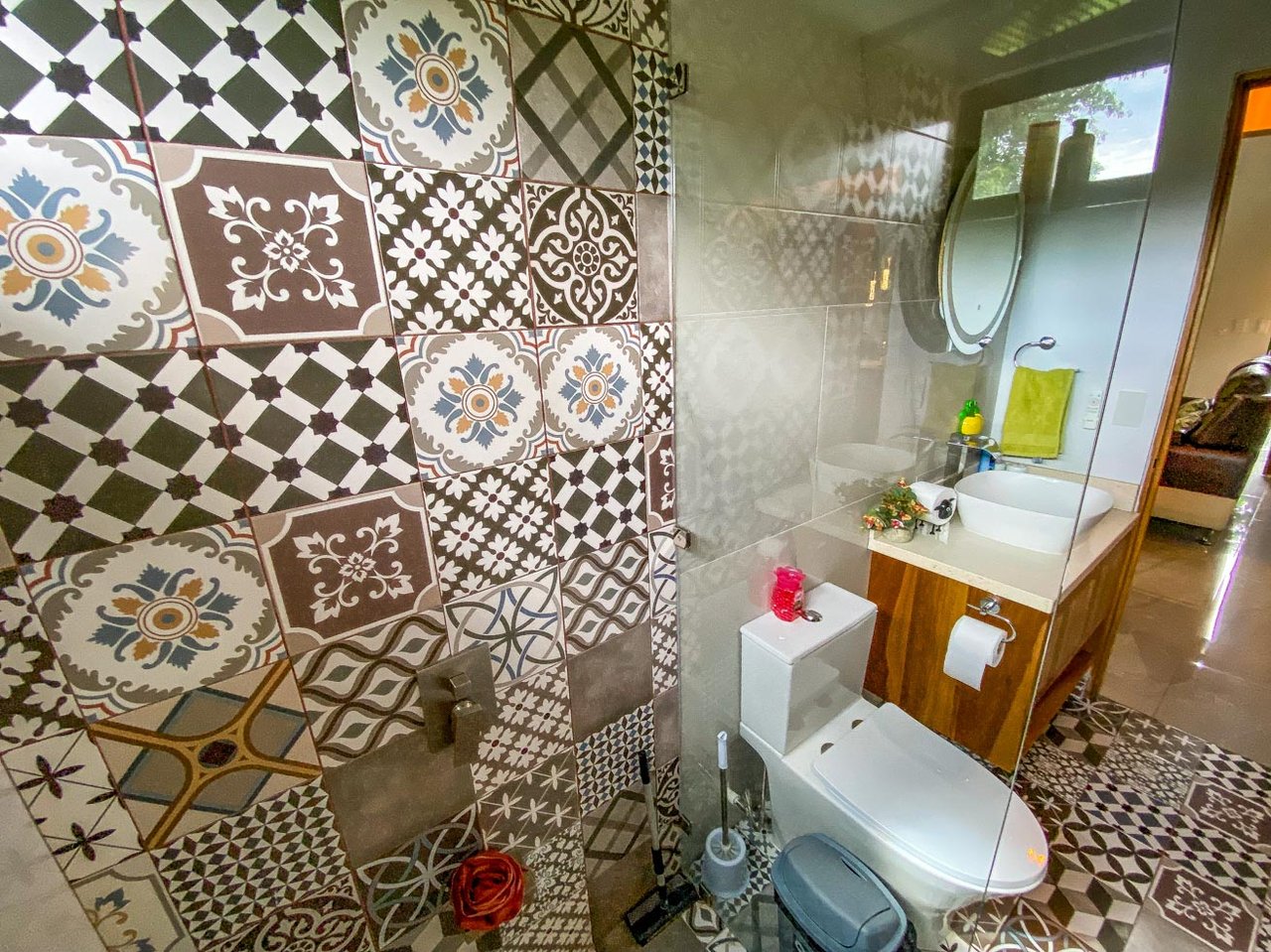 3-Bed Home on Calle Principal Ojochal with River & Jungle