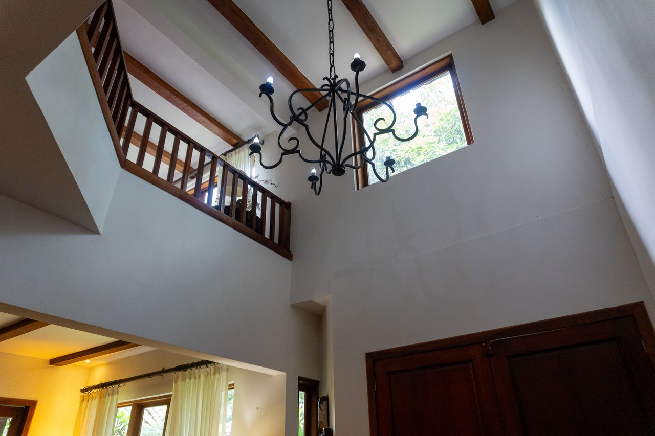 Mountain Estate With Guest Studio, Santa Ana, San Jose
