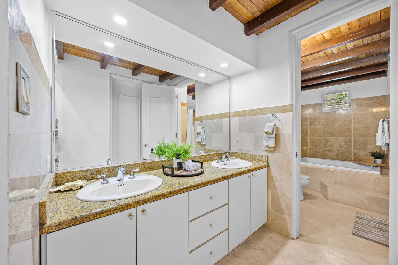 Luxury Income-Producing Estate | Carolina, Puerto Rico