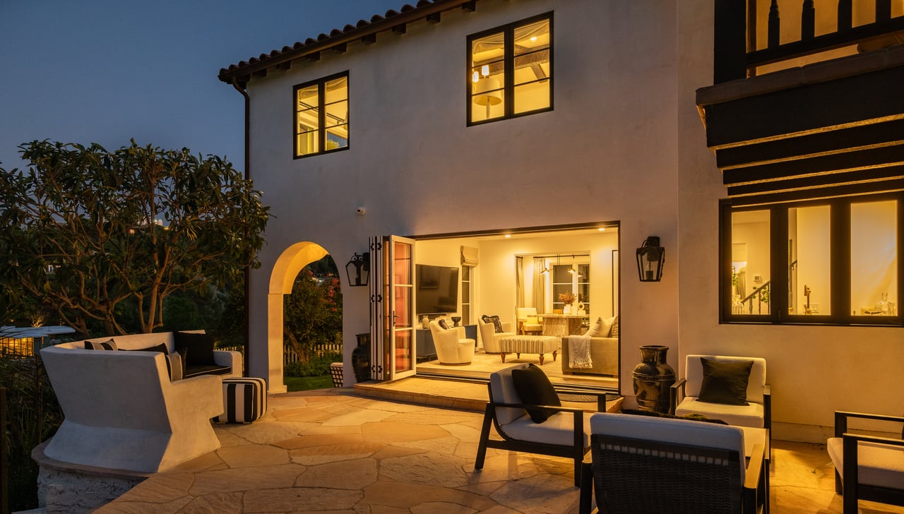 3922 Glenridge Dr, Sherman Oaks 