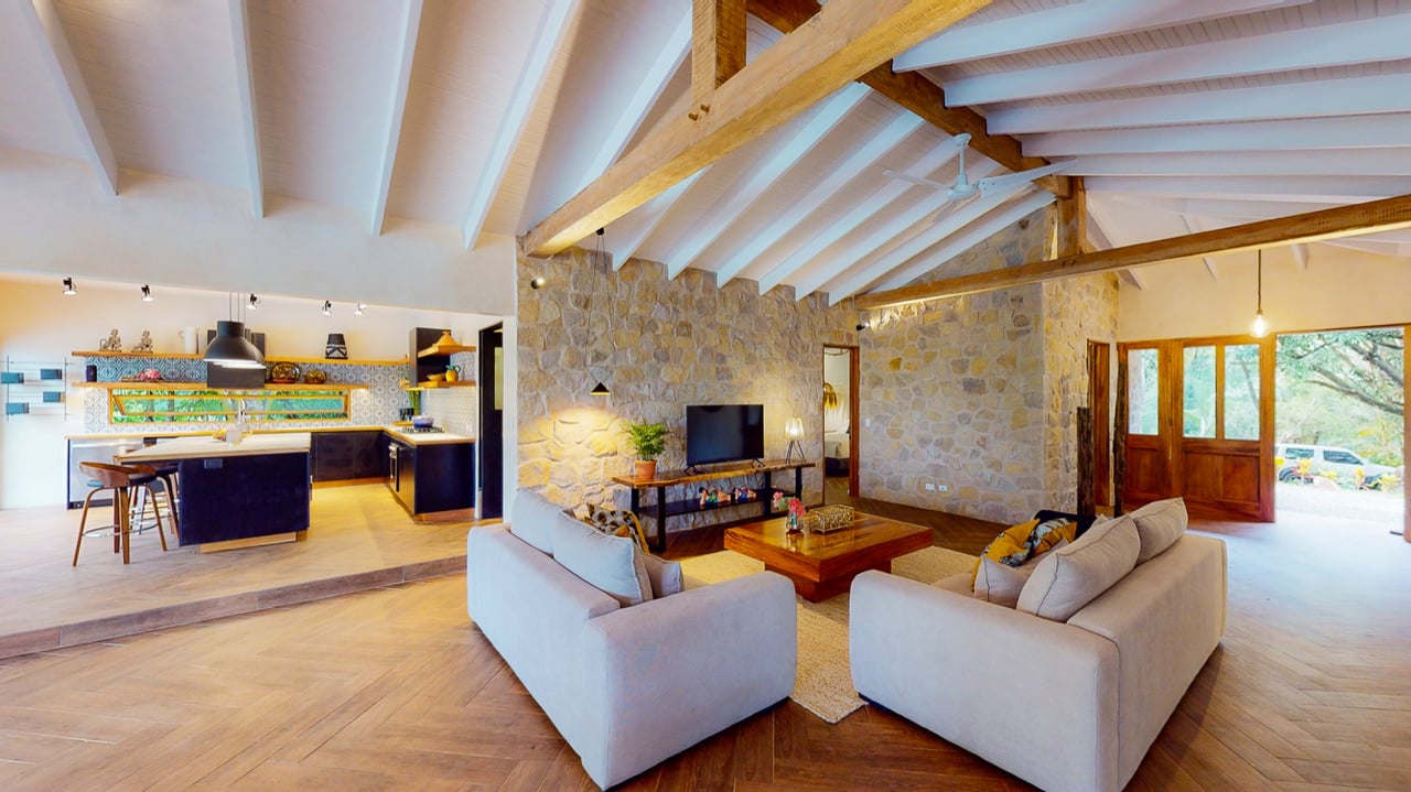 Five Star Private Rainforest Estate on Acreage with Creek