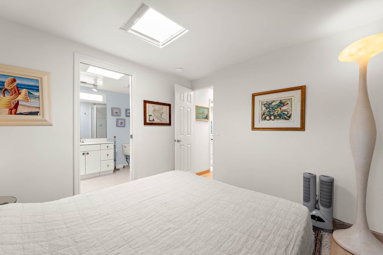 1880 N El Camino Real 2