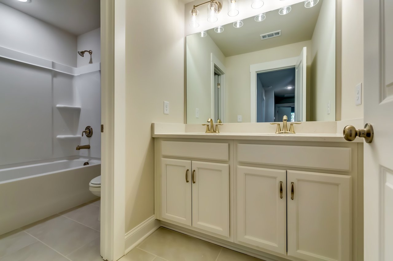 497 Principal Meridian Dr