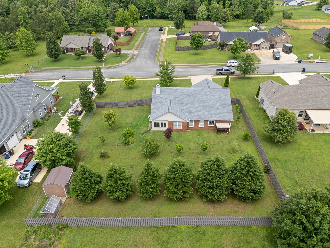No HOA!! Great property in Toney!