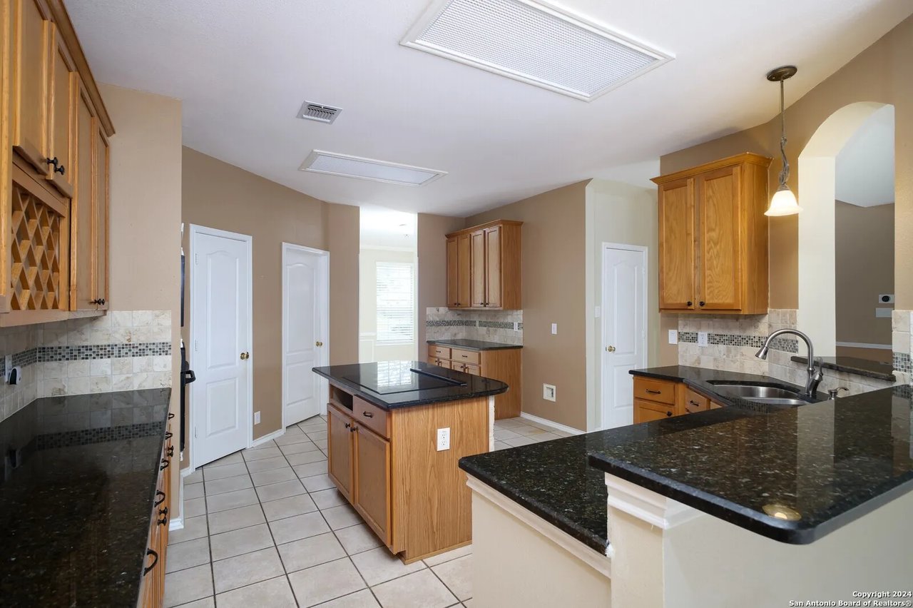12706 Blackstone Ct