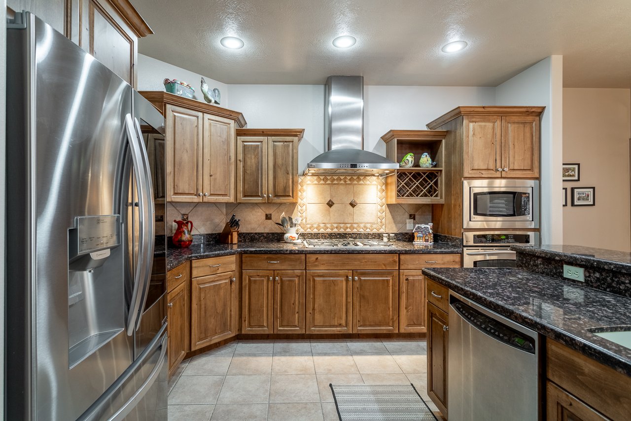 1319 W Red Butte Dr