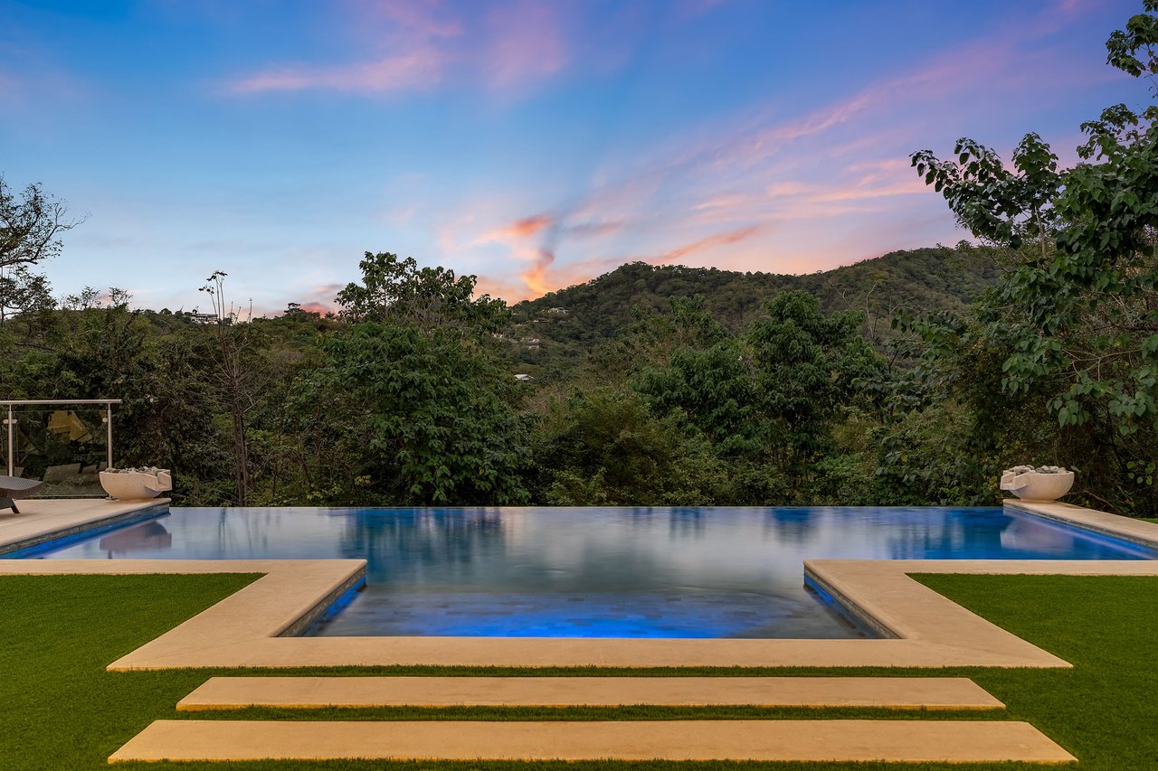 Casa Rico | Exquisite Luxury Mountain Retreat in Playa Grande