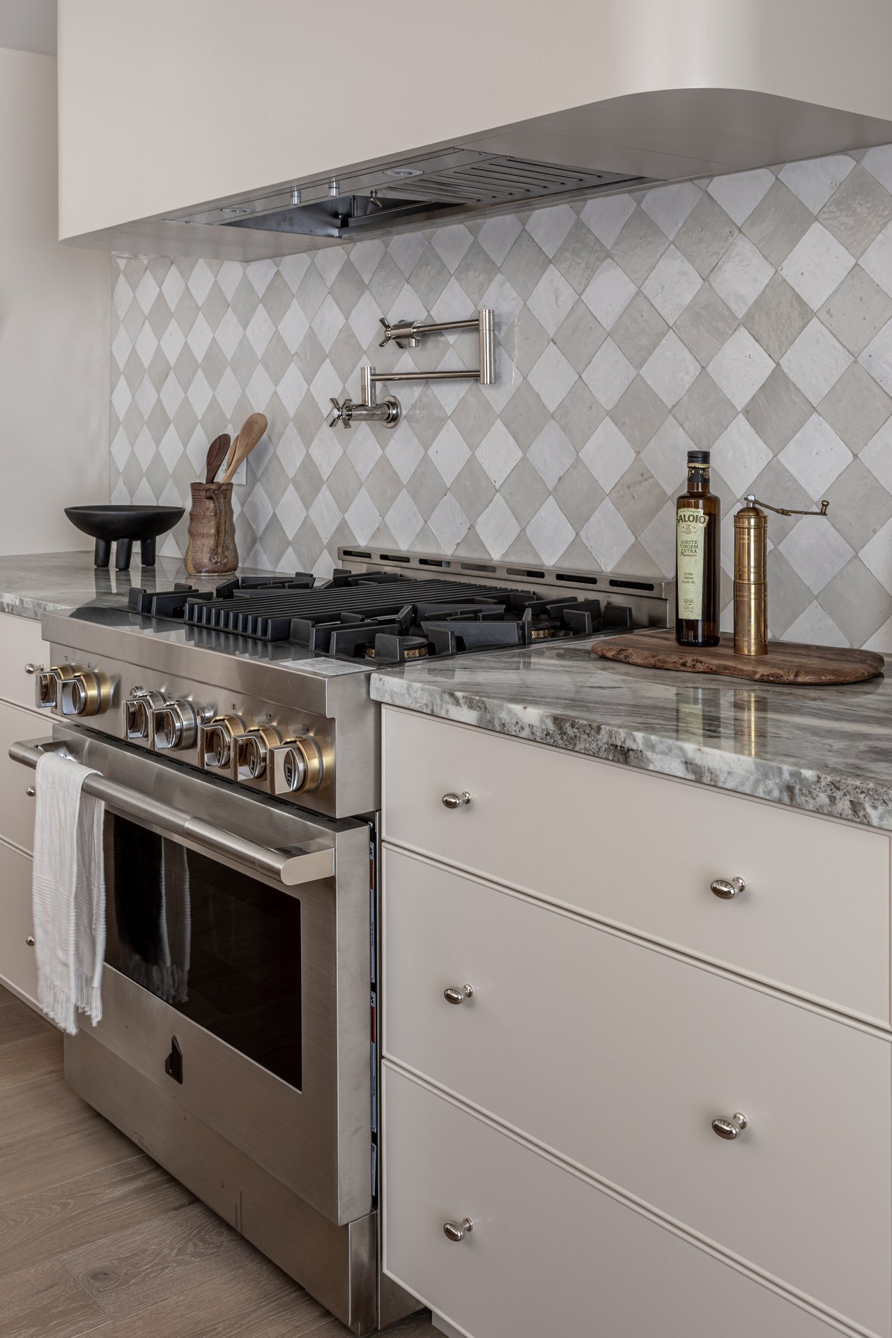 3481 St Susan Pl, PAlms - mar vista