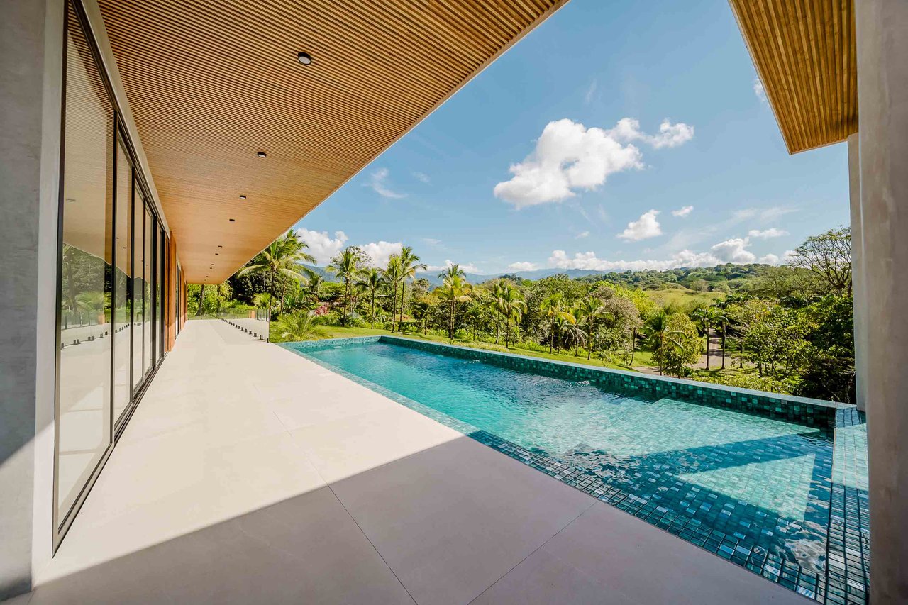 Finca Tranquila Brand New Luxury Residence