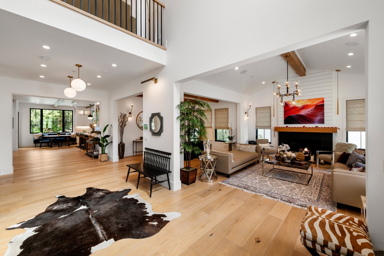 16101 Royal Mount