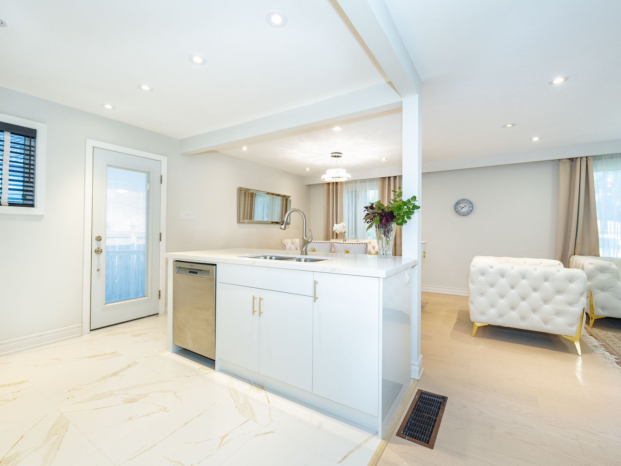 30 Foreht Crescent