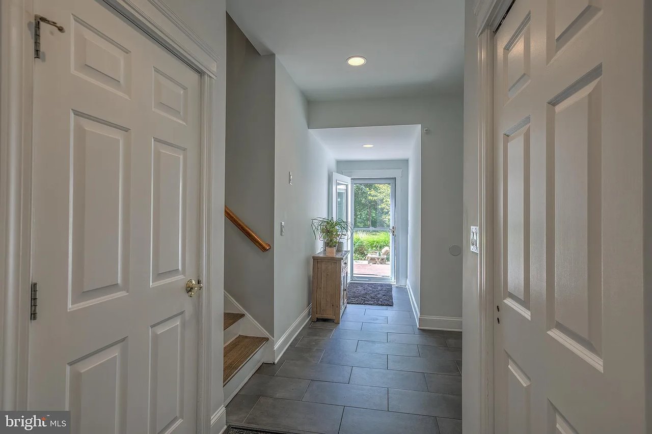 6 Rustic Dr