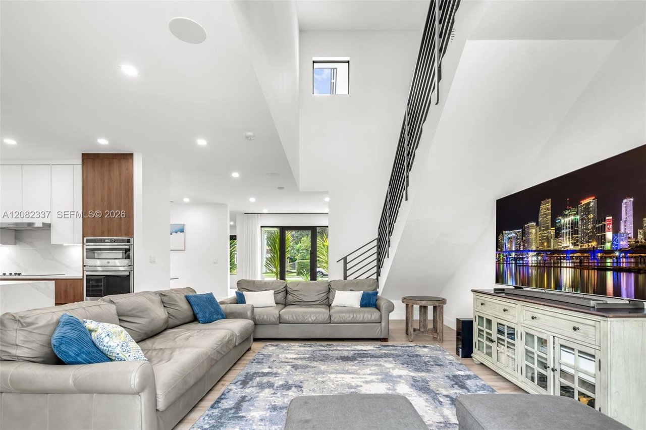 5759-SW-42-Street-miami-fl-home-for-sale-living-area