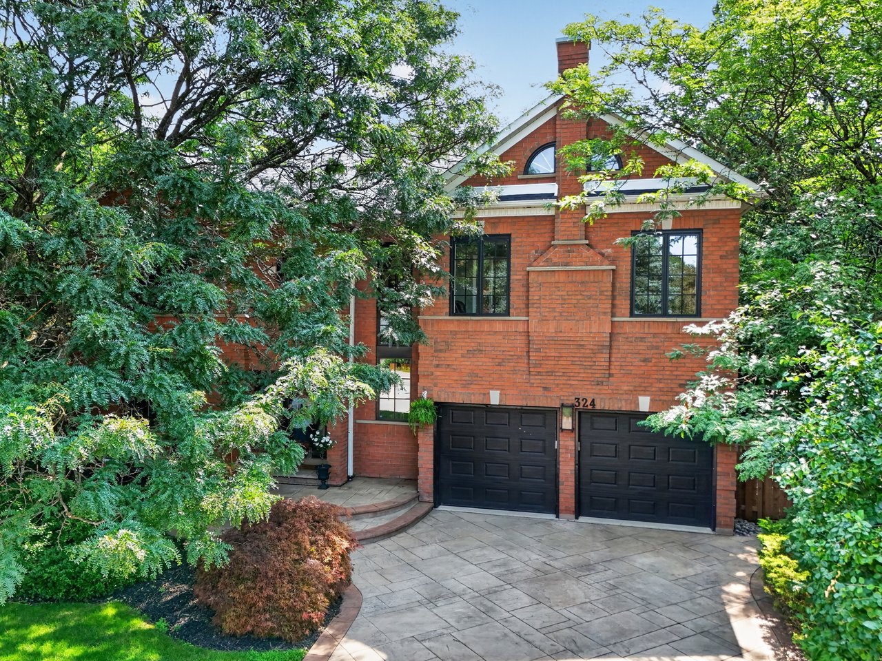 324 Oakridge Court, Oakville