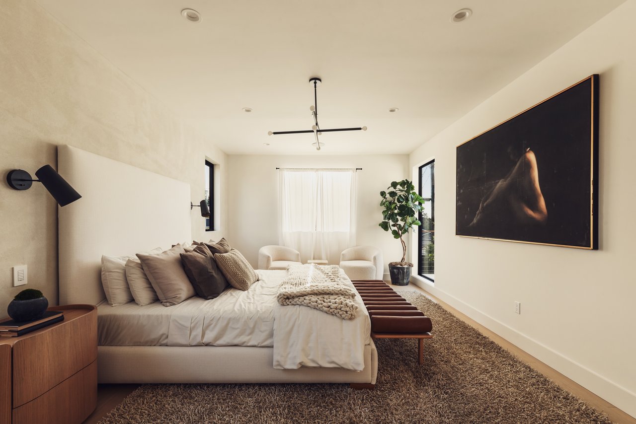 2115 Walnut Ave, Venice