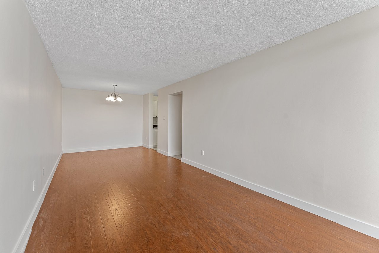 10330 Yonge Street W 707