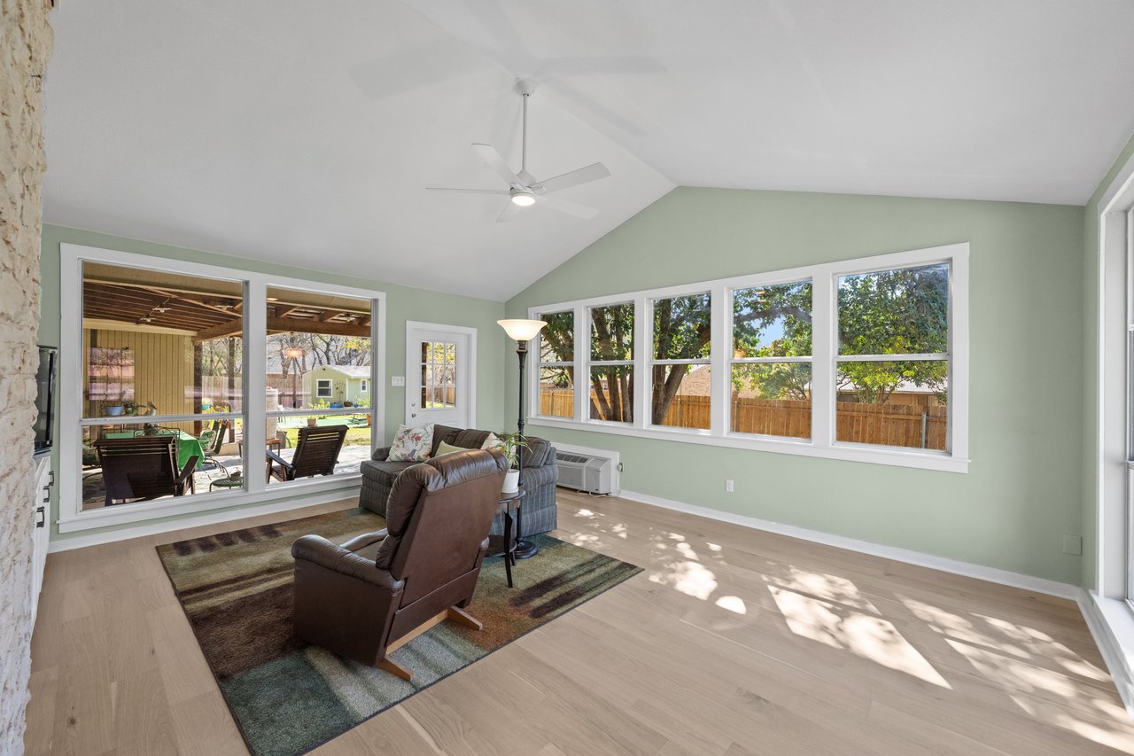 6103 Waldon Hollow