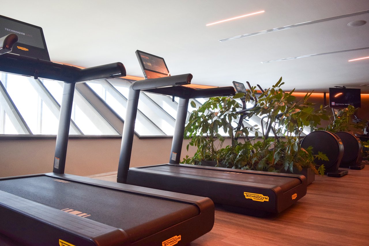 Shark Tower Puerto Cancún