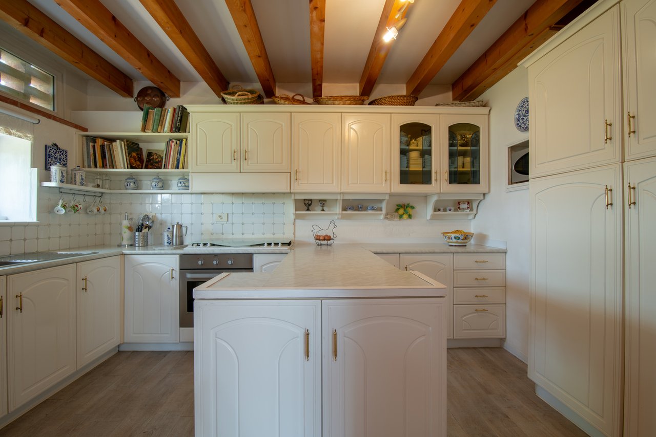 Charismatic B&B in Rolling Hills of San Gimignano