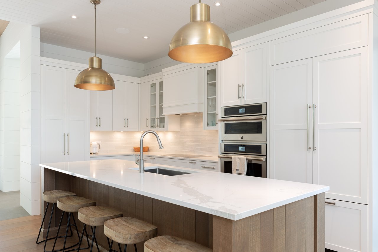 KINGSETT ROAD, Lake Rosseau