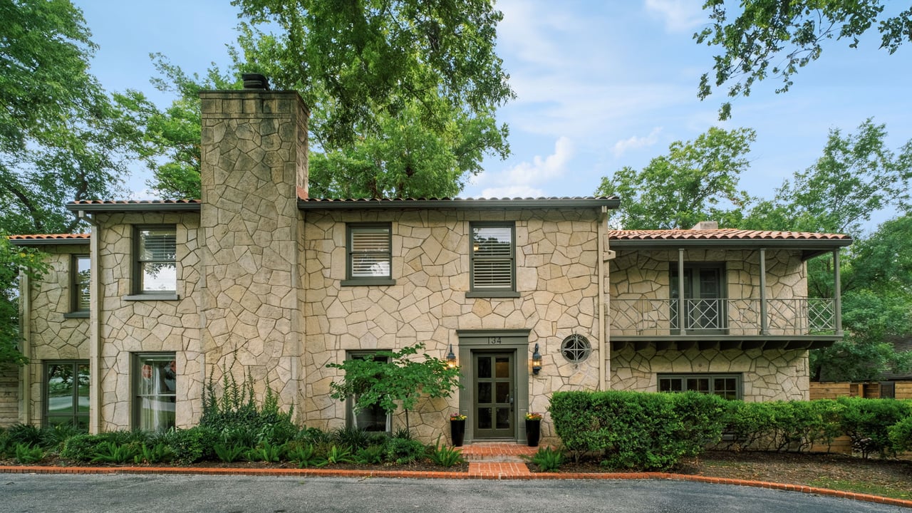 Luxury Property in Olmos Park