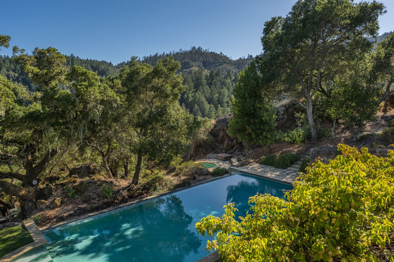 Oakville Vineyard Estate