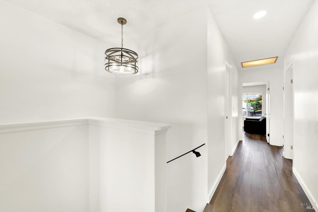 1305 Corcoran Ave