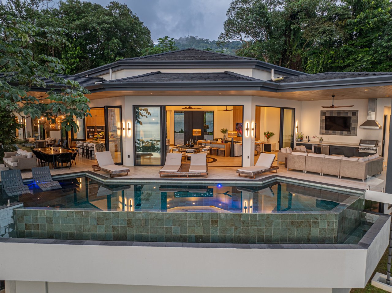 Luxury Estate in Escaleras - Incredible Ocean Views 5.5 Acres