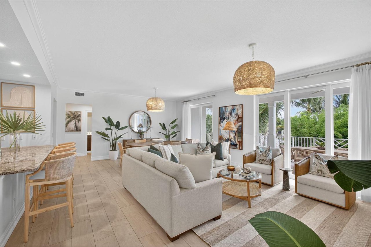 833 Bay Colony Drive S