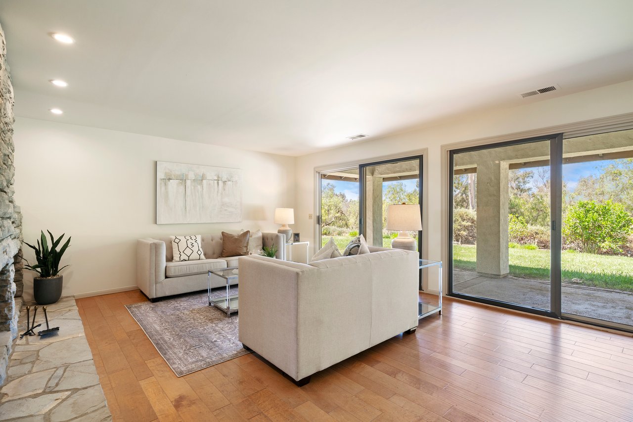 38785 Avenida Bonita
