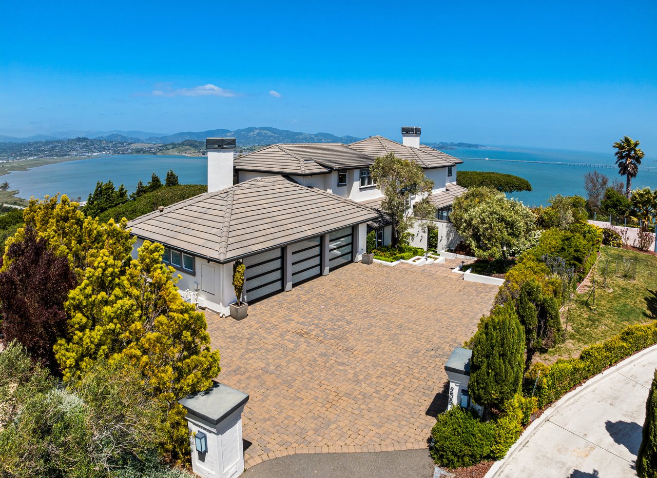 Sweeping Views Across the Bay