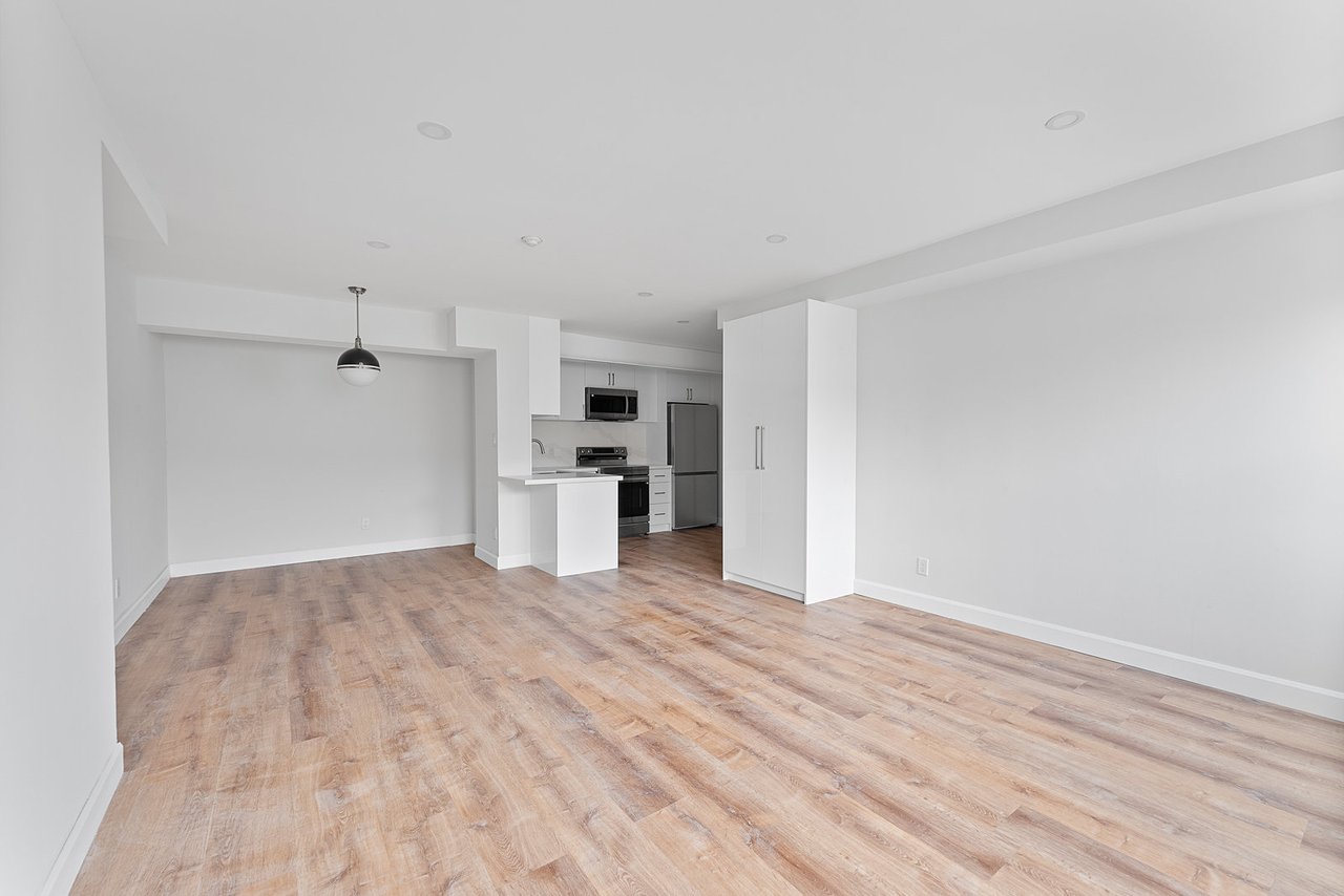 1328 Gerrard Street E 304