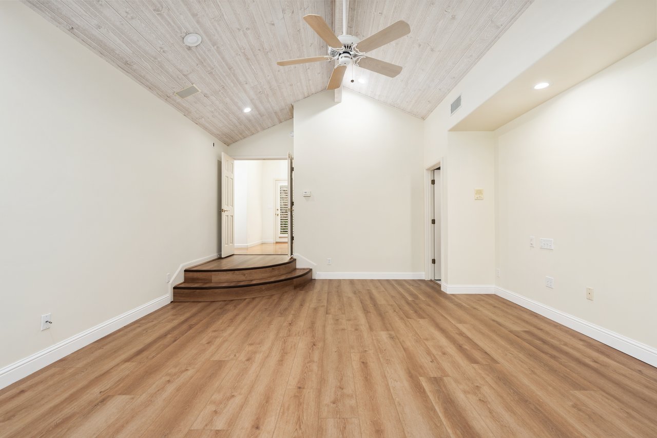 7285 N San Pedro Ave