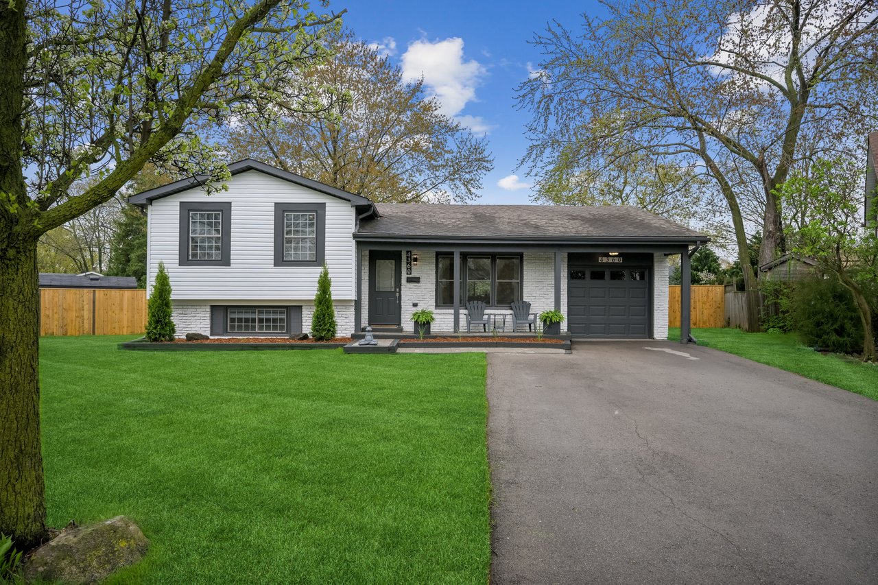 Completely Renovated Sidesplit on an Exclusive Cul-De Sac