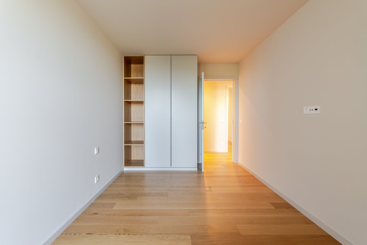 Luxury 4-Bedroom Apartment in Porto