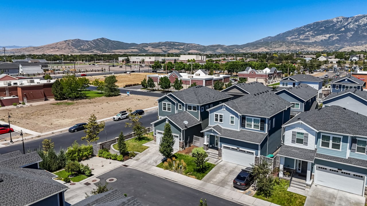 4696 W Camellia N