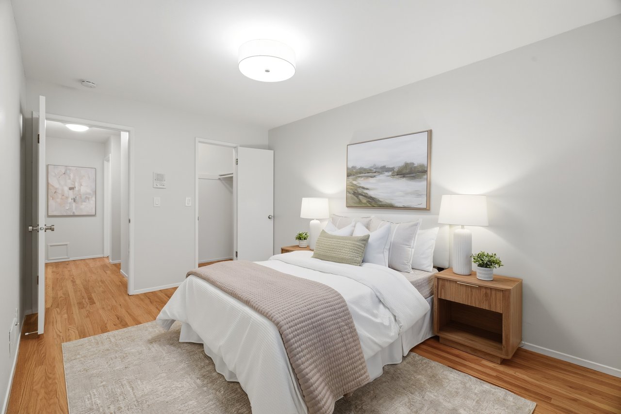 1554 Queenstown Court