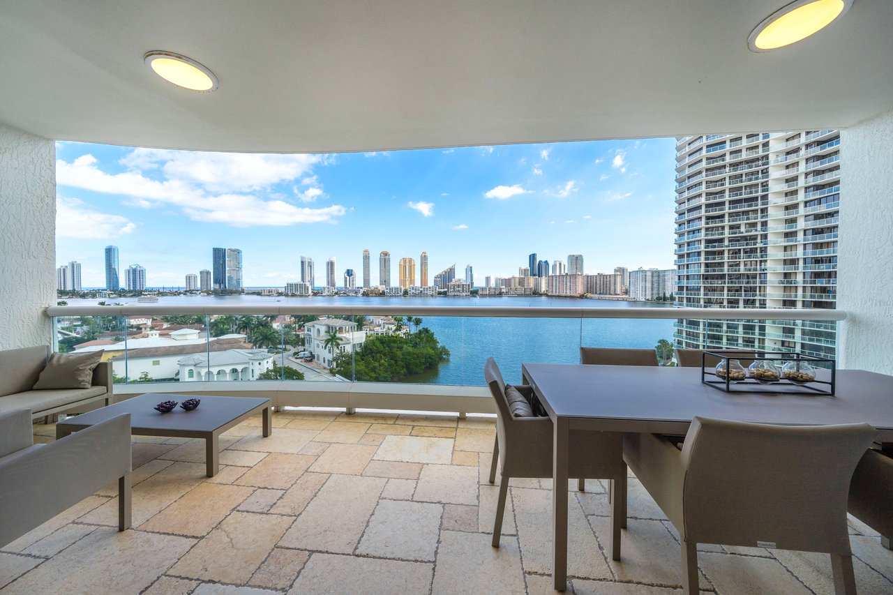 6000 Island Blvd Unit: 1007